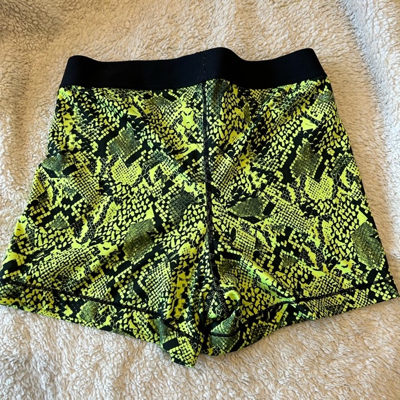 Nike dry fit shorts - Picture 2 of 5